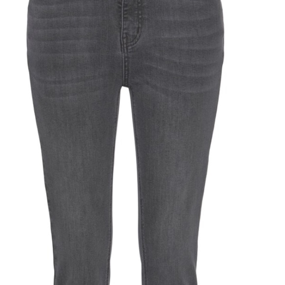 Split leg jean - Picture 3 of 3